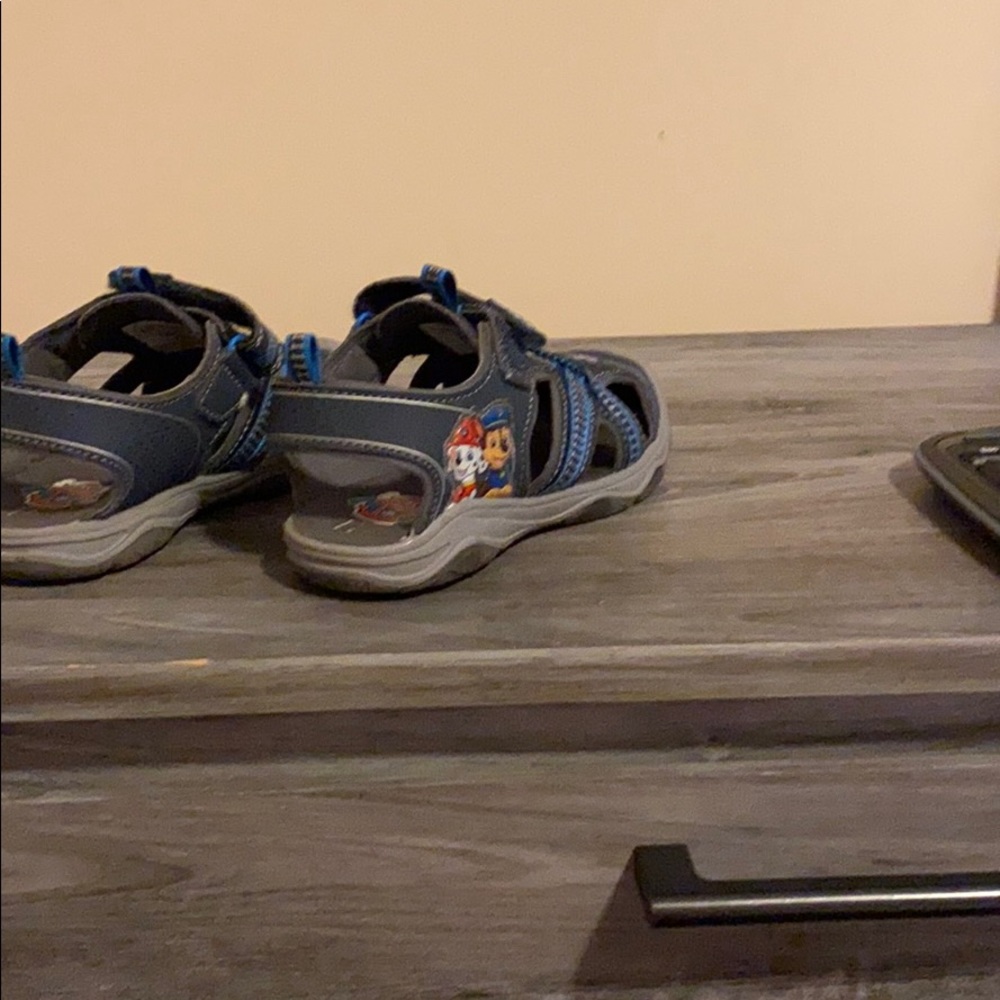Shoes - Picture 4 of 6